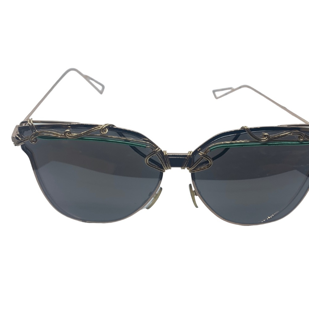 Unique wire-wrapped sunglasses. 😎 - Picture 3 of 9